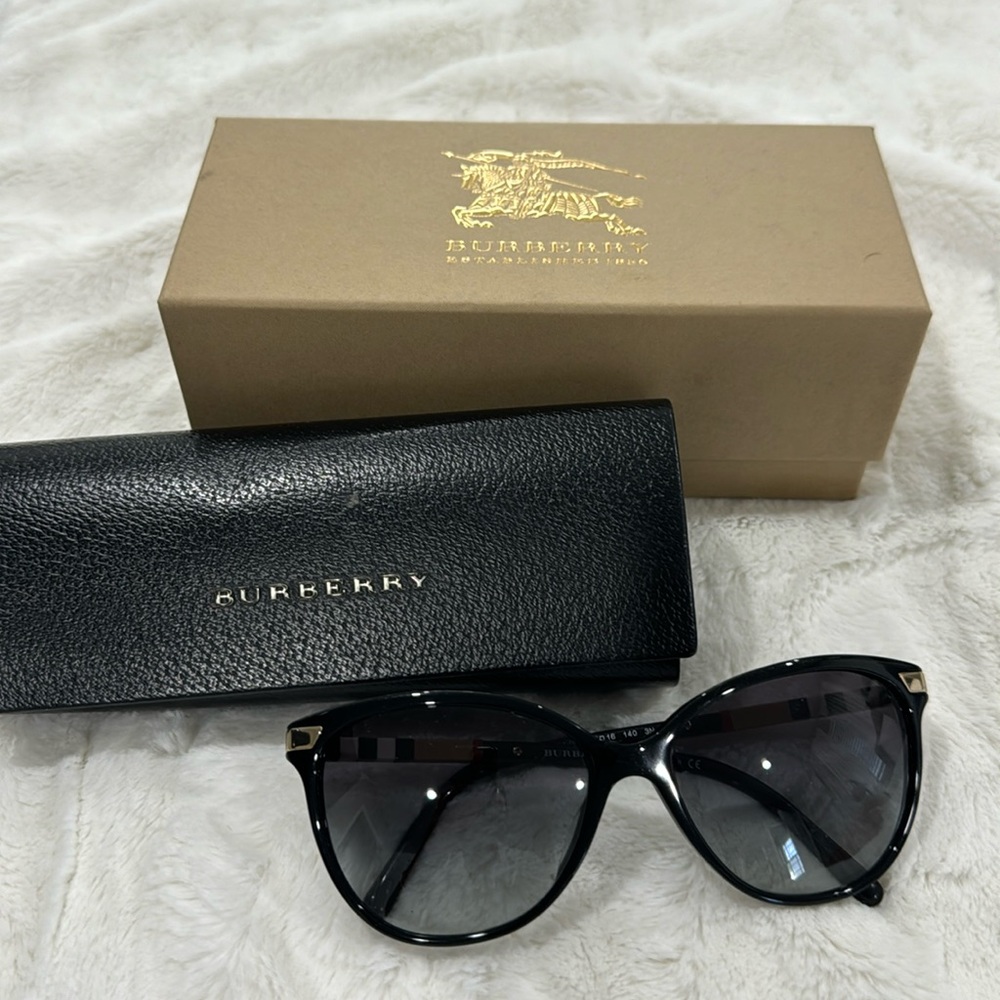 Burberry sunglasses